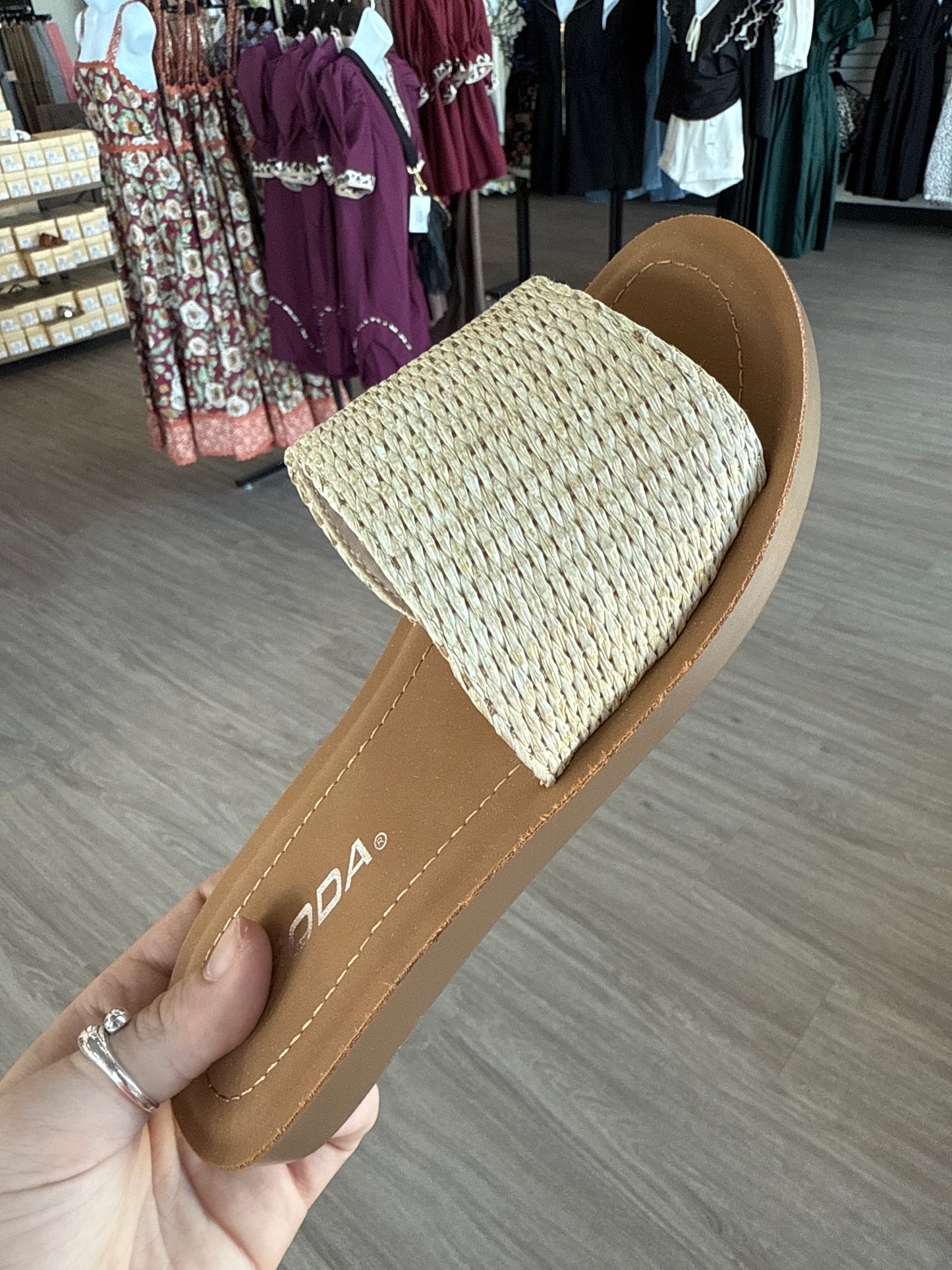 Efron Bone Sandal