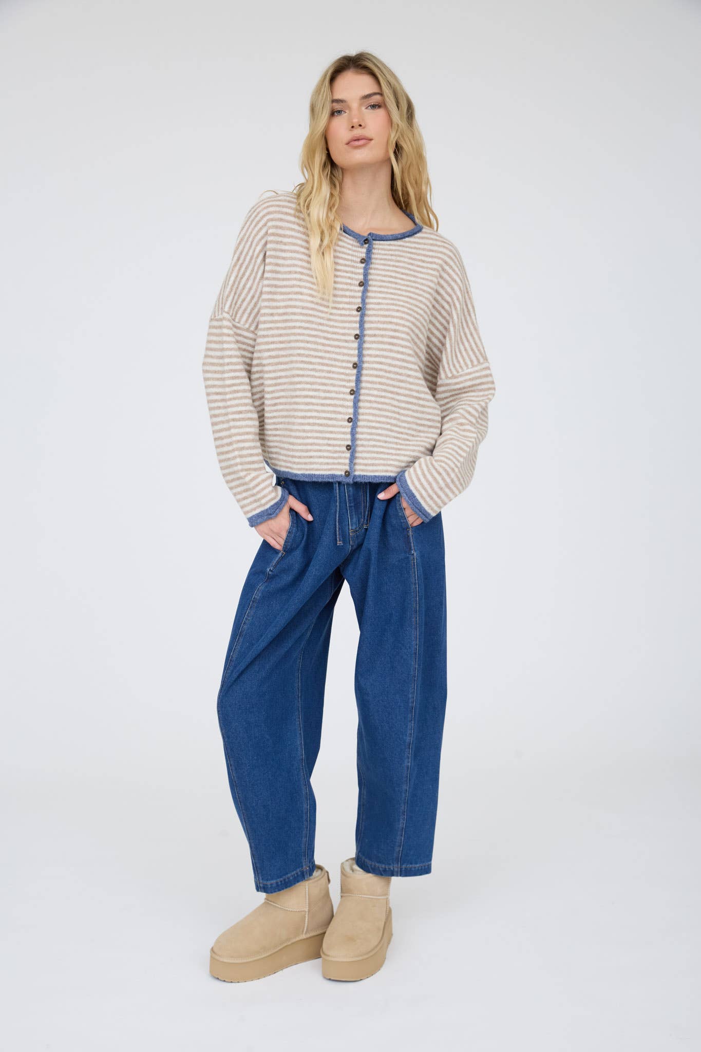STRIPE RAW EDGE BUTTON DOWN LONG SLEEVE CARDIGAN : DARK BROWN