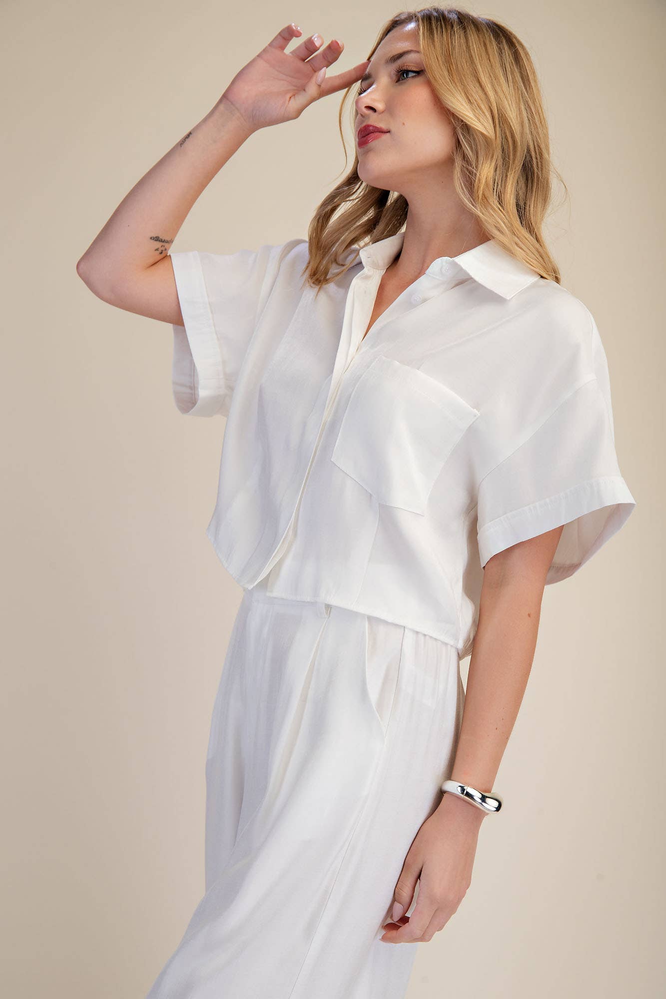 White Collar Short-Sleeve Crop Shirt