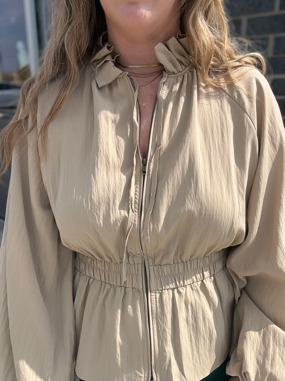 Café Ruffle Zip Up | Beige