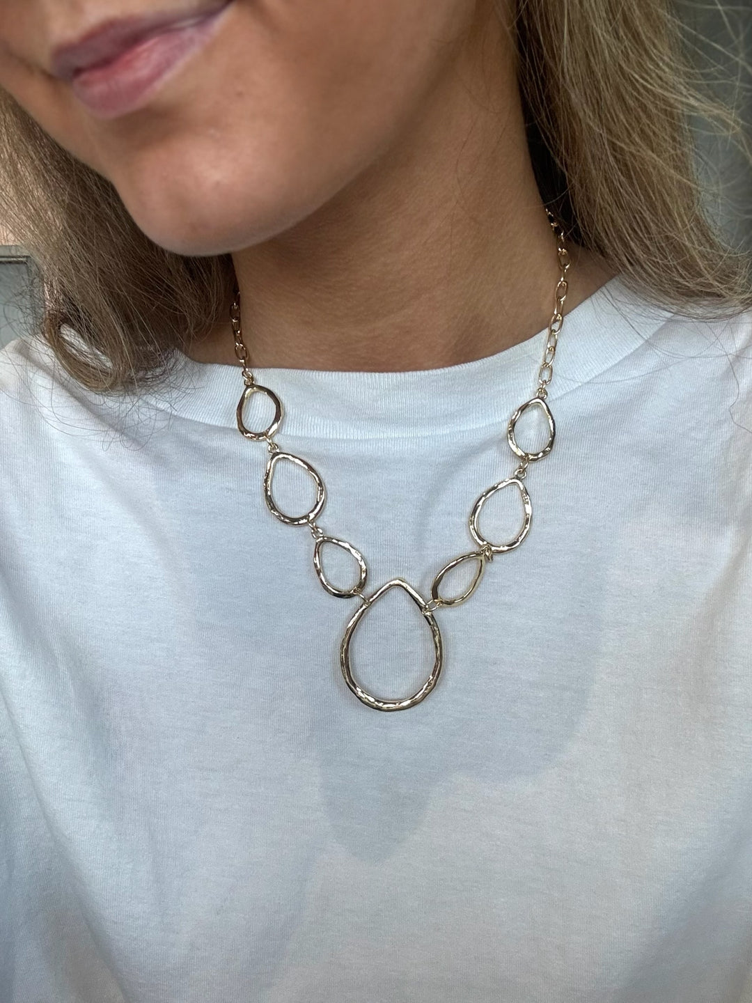 Gold Teardrop Link Necklace