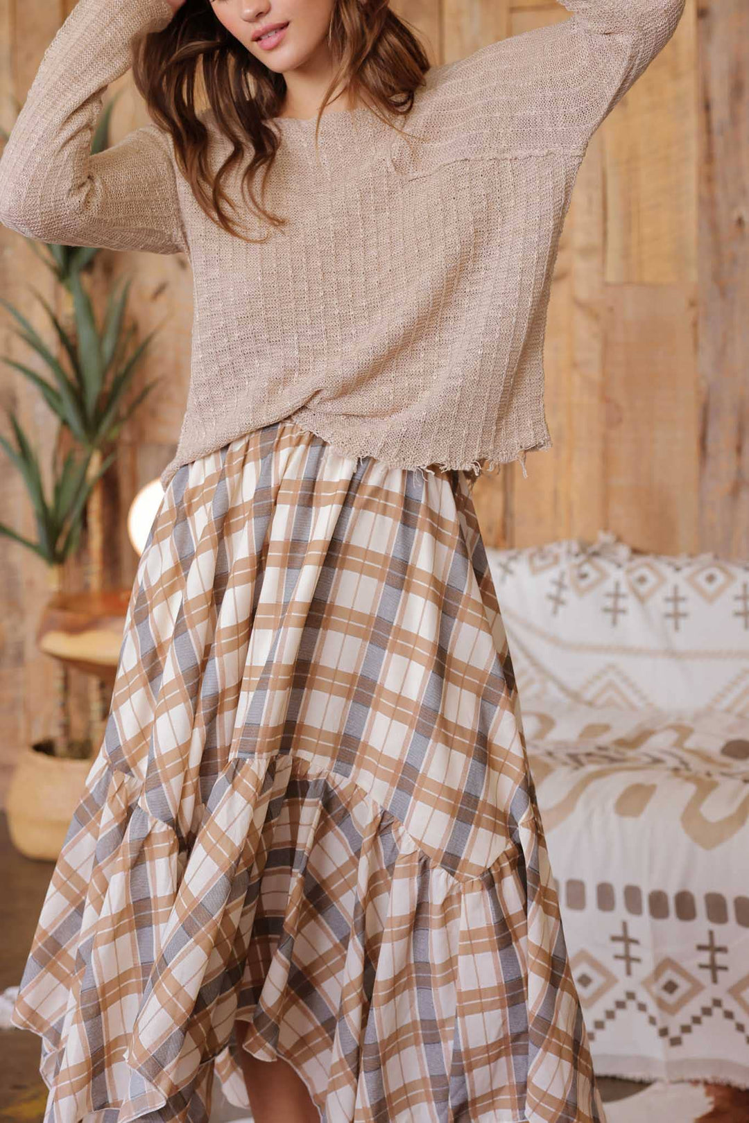 PLAID RUFFLE HANDKERCHIEF HEM MIDI SKIRT: GREEN MULTI