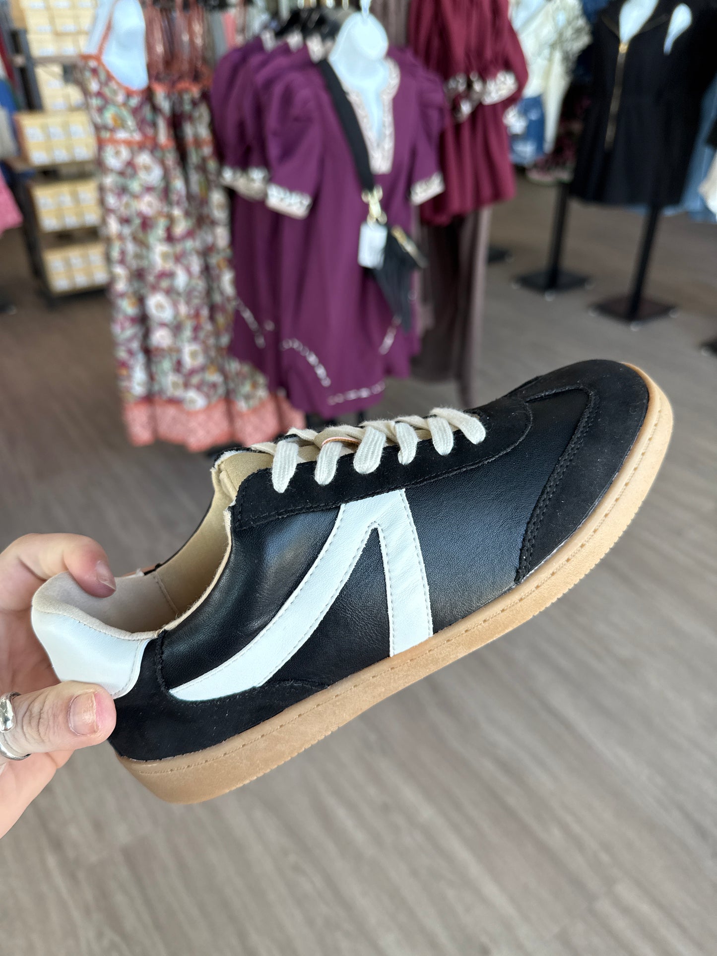 Galton Black Tennis Shoe