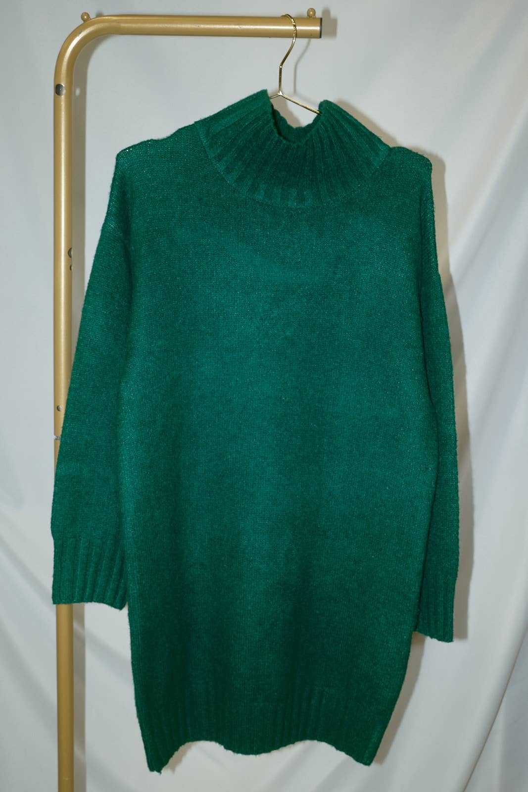 Oversized Turtleneck Long Sleeve Knit Sweater Dress: HUNTER GREEN / S