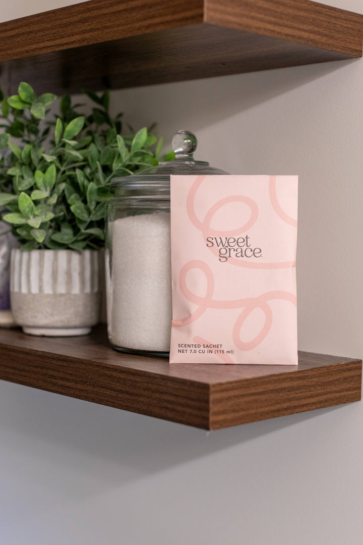 Sweet Grace Modern Swirl Sachet