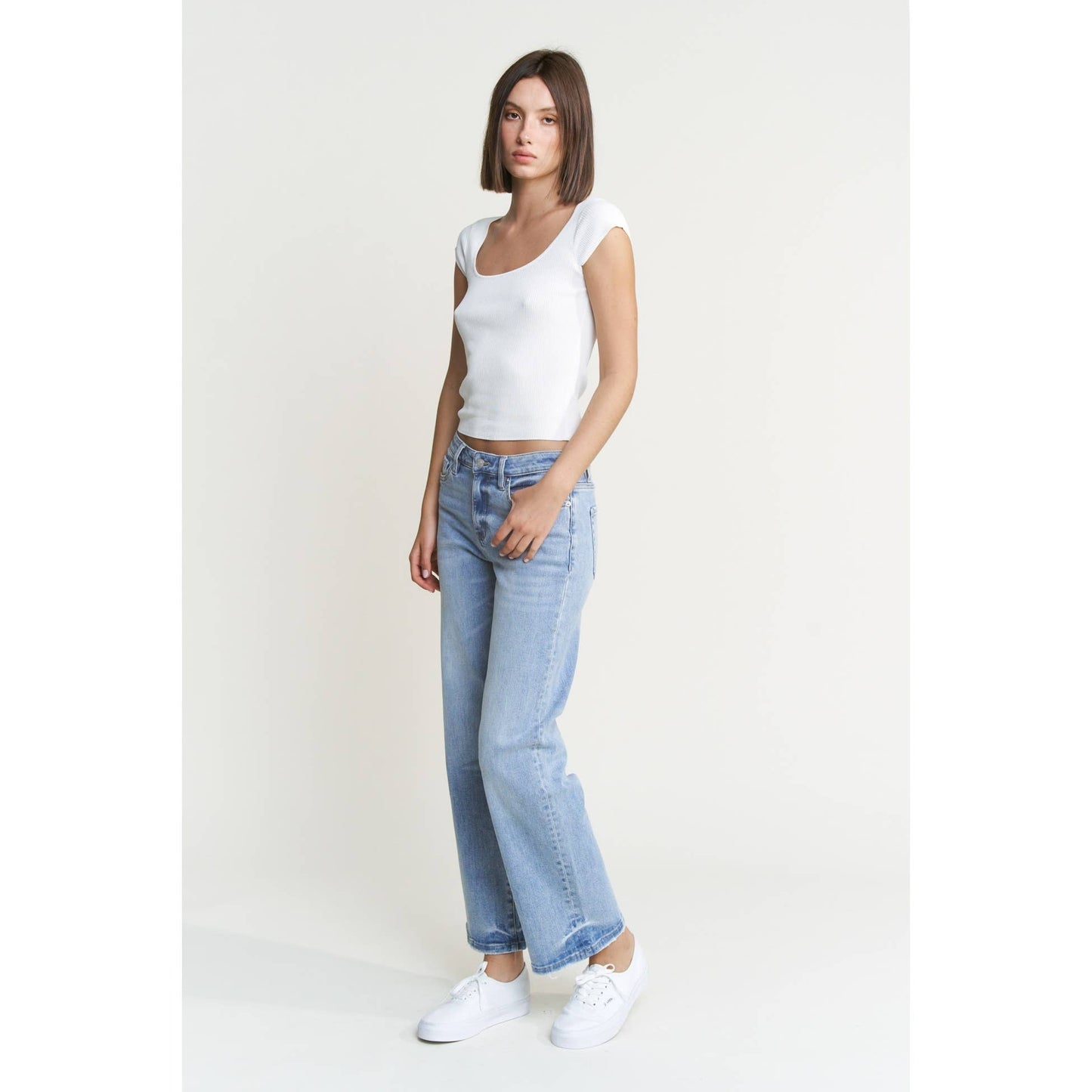 Mid Rise Loose Fit Straight Ankle Mica