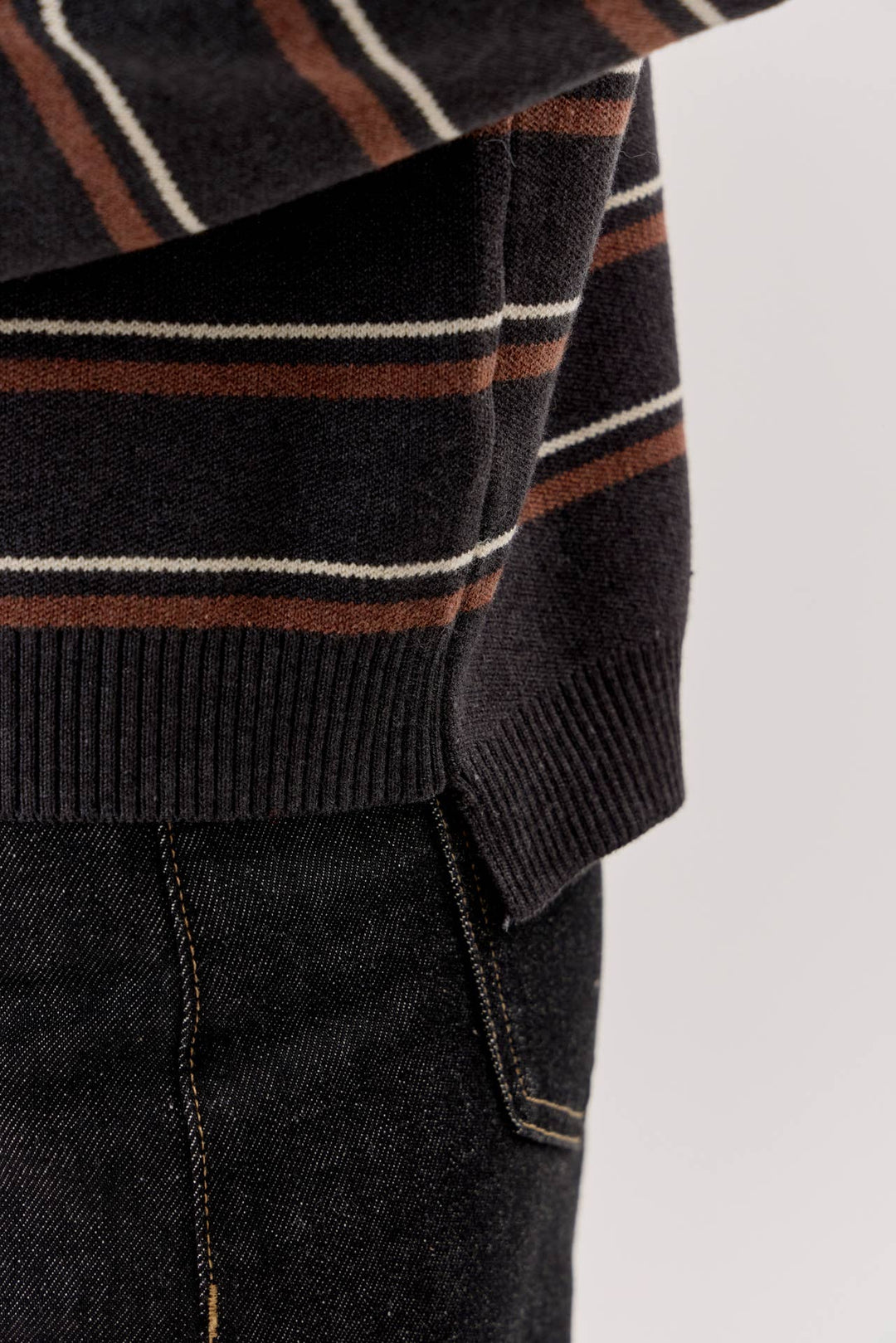PREPPY STRIPED TURTLENECK BOXY SWEATER : MOCHA / SM