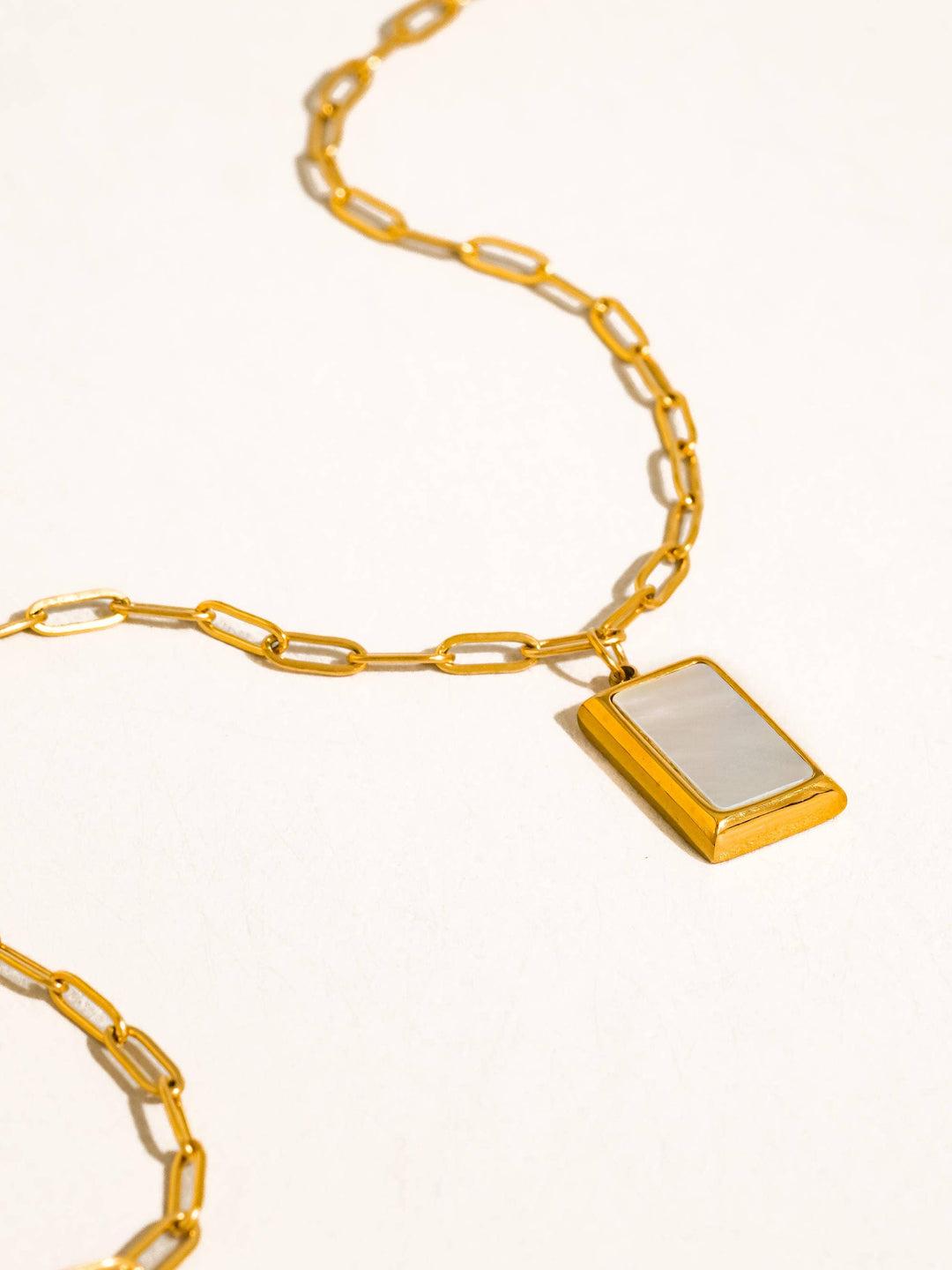 Versa 18K Gold Non-Tarnish Seashell Pendant Necklace