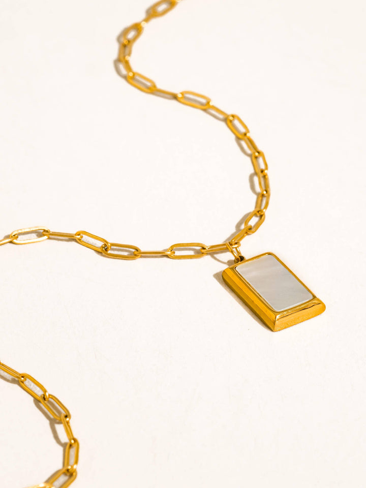 Versa 18K Gold Non-Tarnish Seashell Pendant Necklace