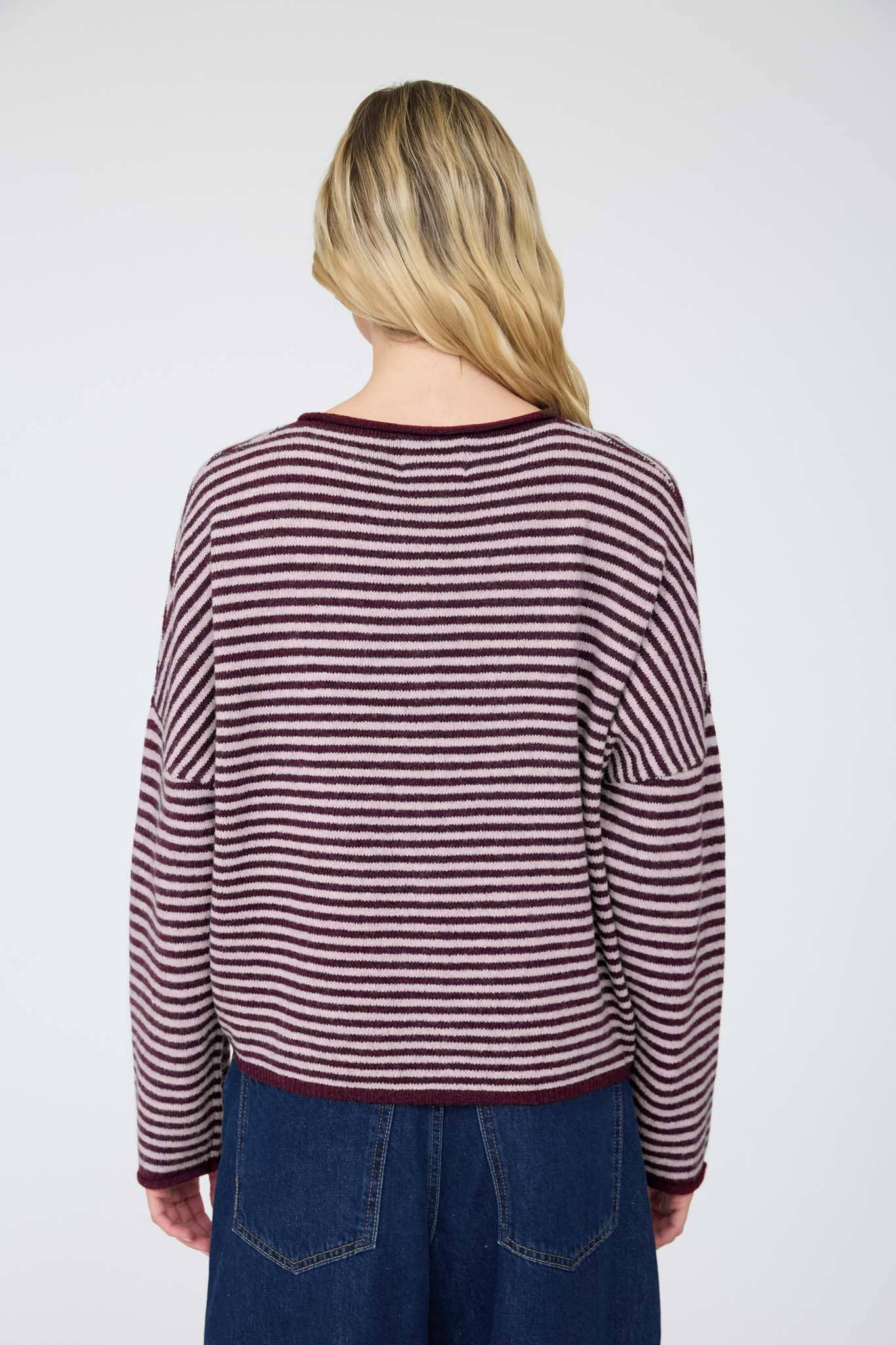 STRIPE RAW EDGE BUTTON DOWN LONG SLEEVE CARDIGAN : DARK BROWN