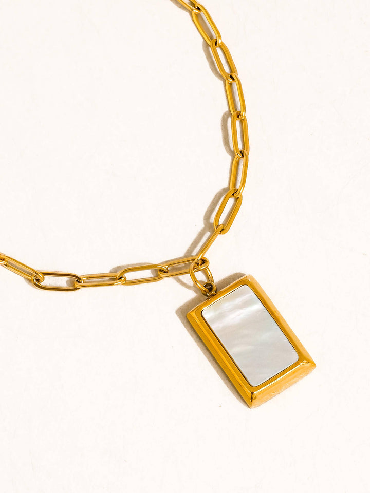 Versa 18K Gold Non-Tarnish Seashell Pendant Necklace