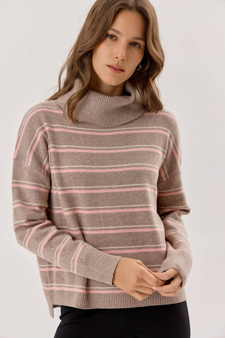 PREPPY STRIPED TURTLENECK BOXY SWEATER : MOCHA / SM
