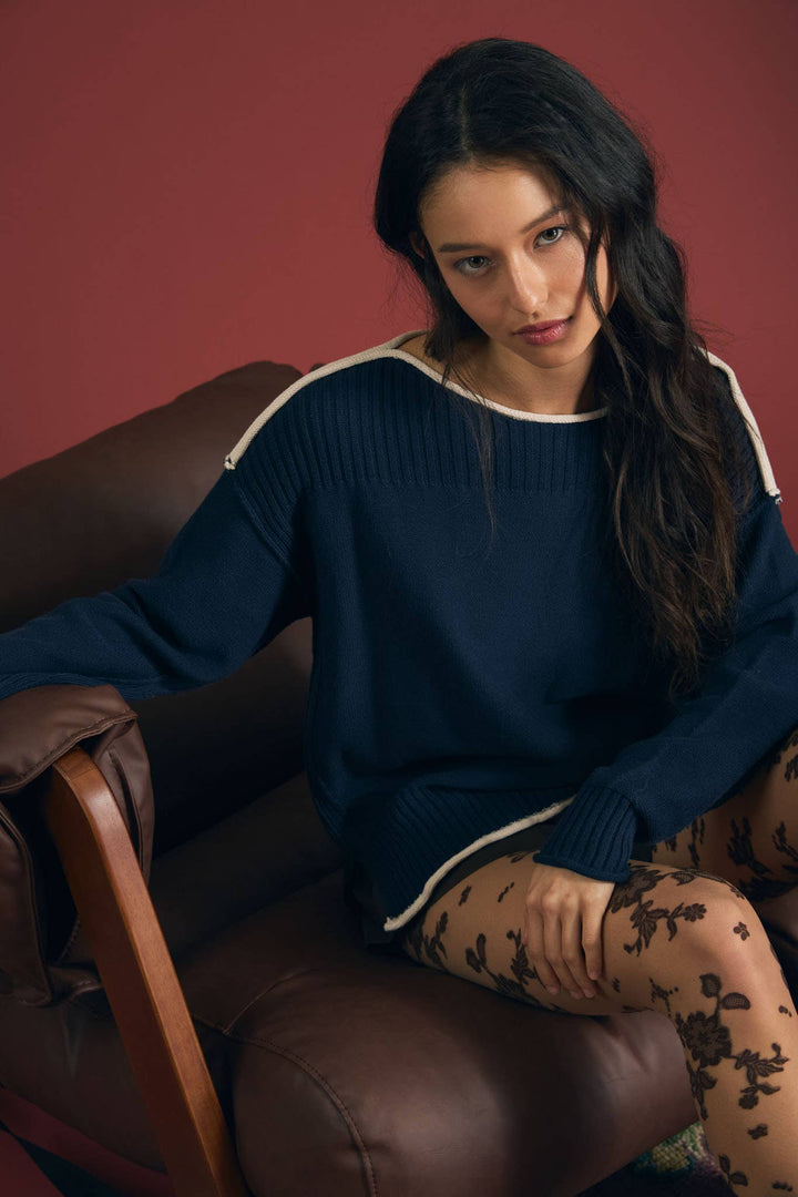 CONTRAST TRIM BOAT NECK RIBBED DETAIL KNIT SWEATER : MOCHA
