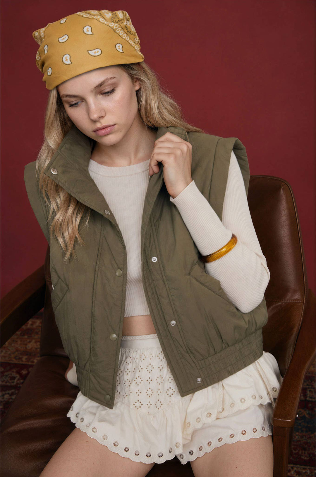 CROPPED MOCK NECK SNAP PUFFER VEST : OXBLOOD