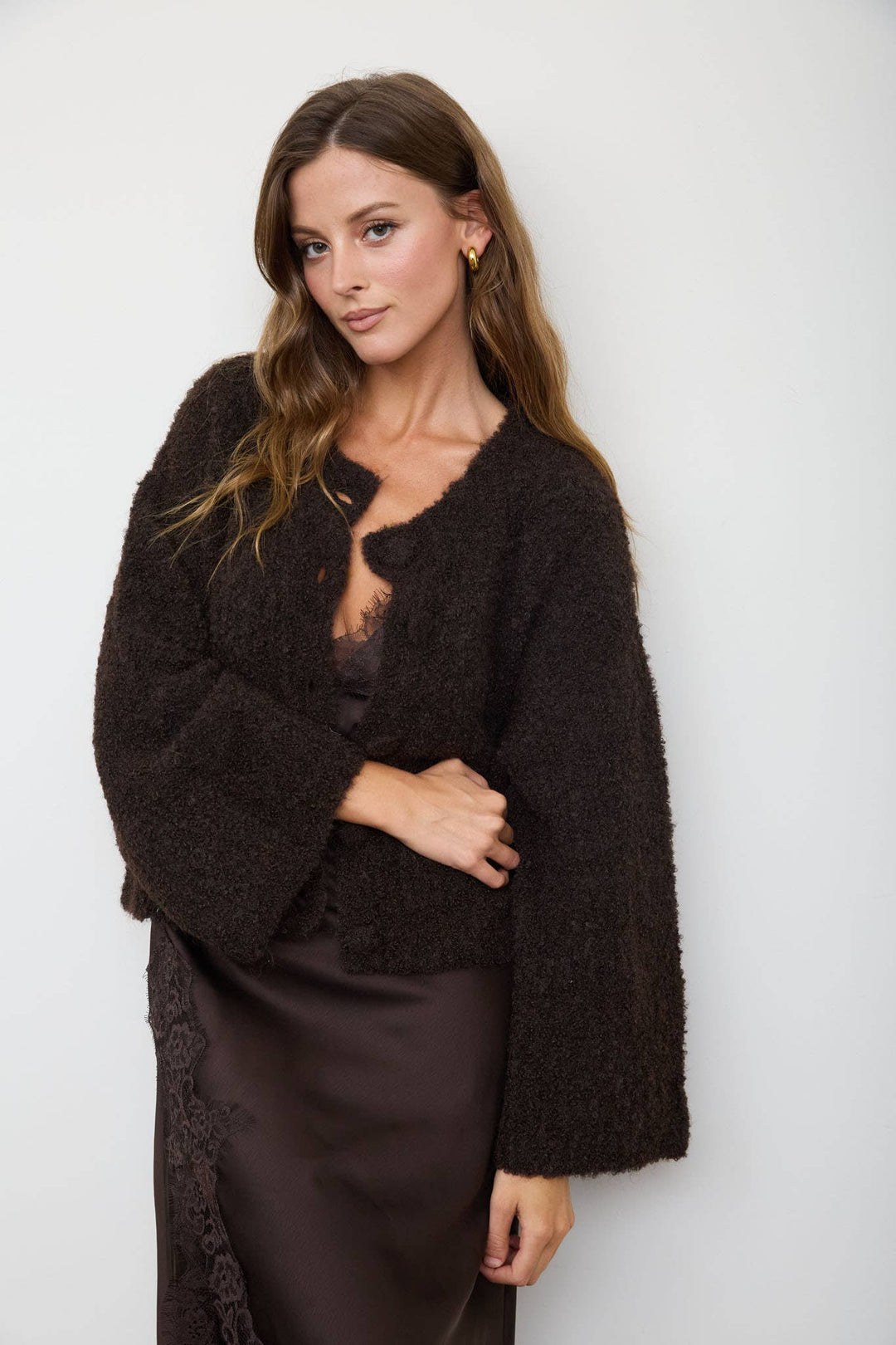 FUZZY KNIT BUTTON DOWN BOXY CARDIGAN SWEATER: CHOCOLATE BROWN