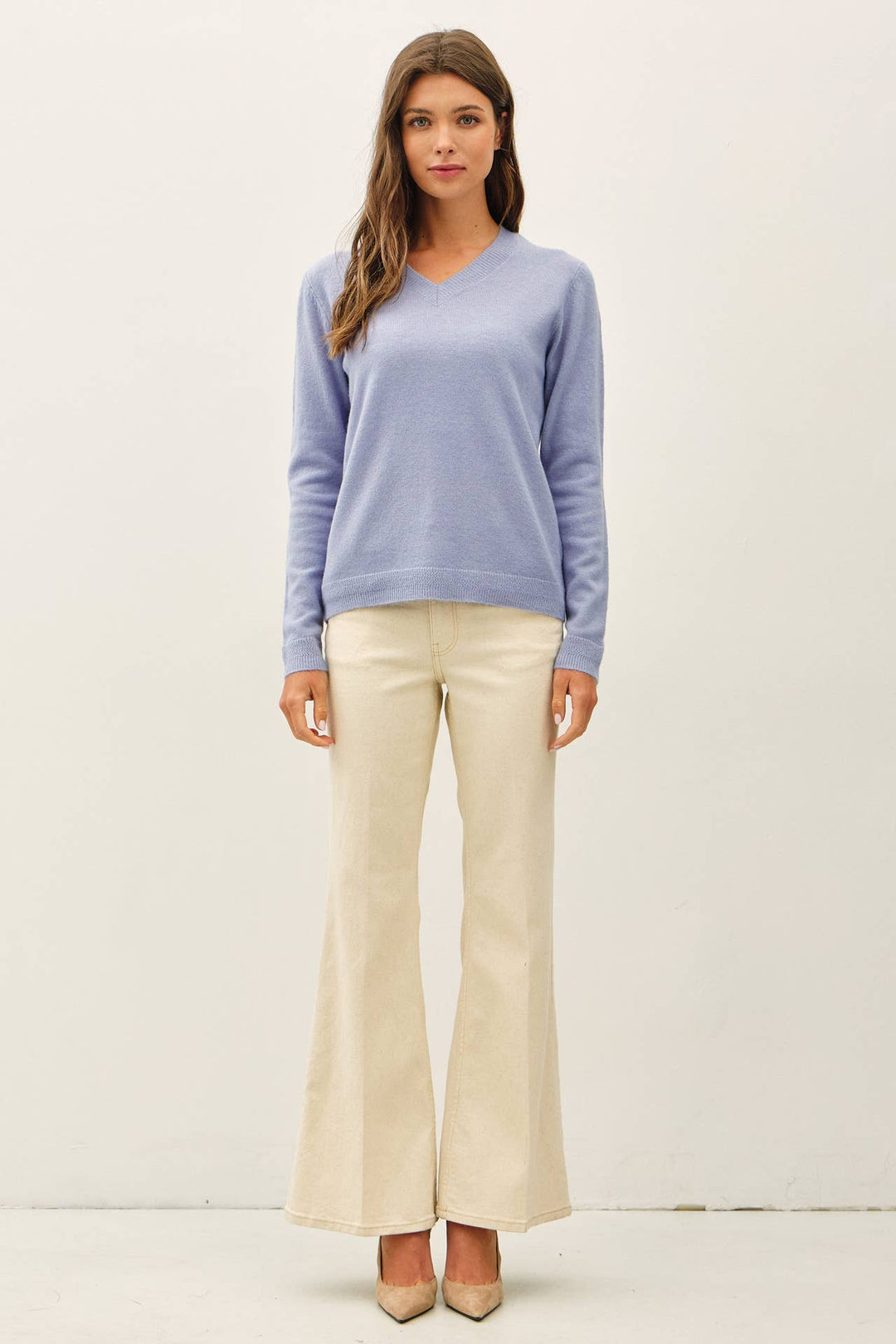 WOOL TOUCH CUFF POINTED V-NECK SWEATER: DUSTY BLUE / L