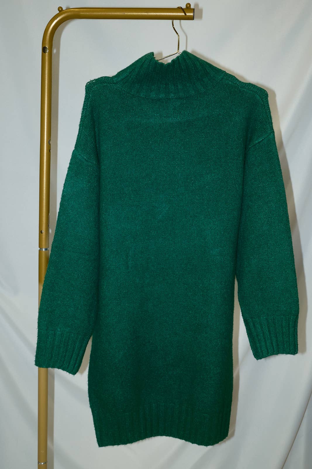 Oversized Turtleneck Long Sleeve Knit Sweater Dress: HUNTER GREEN / M