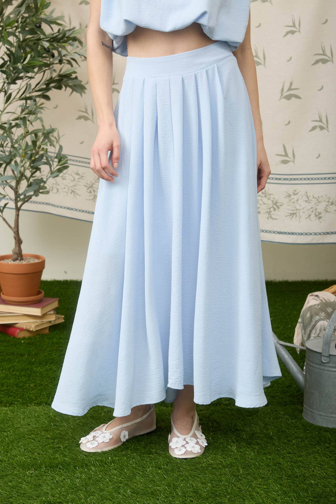 BOX PLEATED MIDI SKIRT: LIGHT TEAL