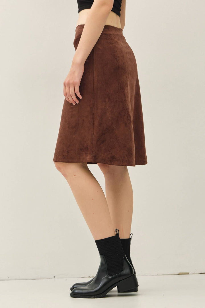 FAUX SUEDE  KNEE LENGTH A-LINE SKIRT: WINE / L