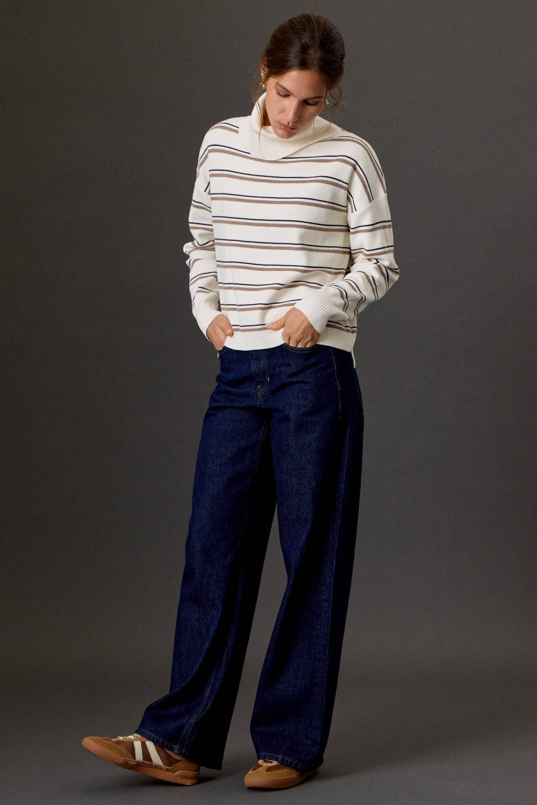 PREPPY STRIPED TURTLENECK BOXY SWEATER : MOCHA / SM