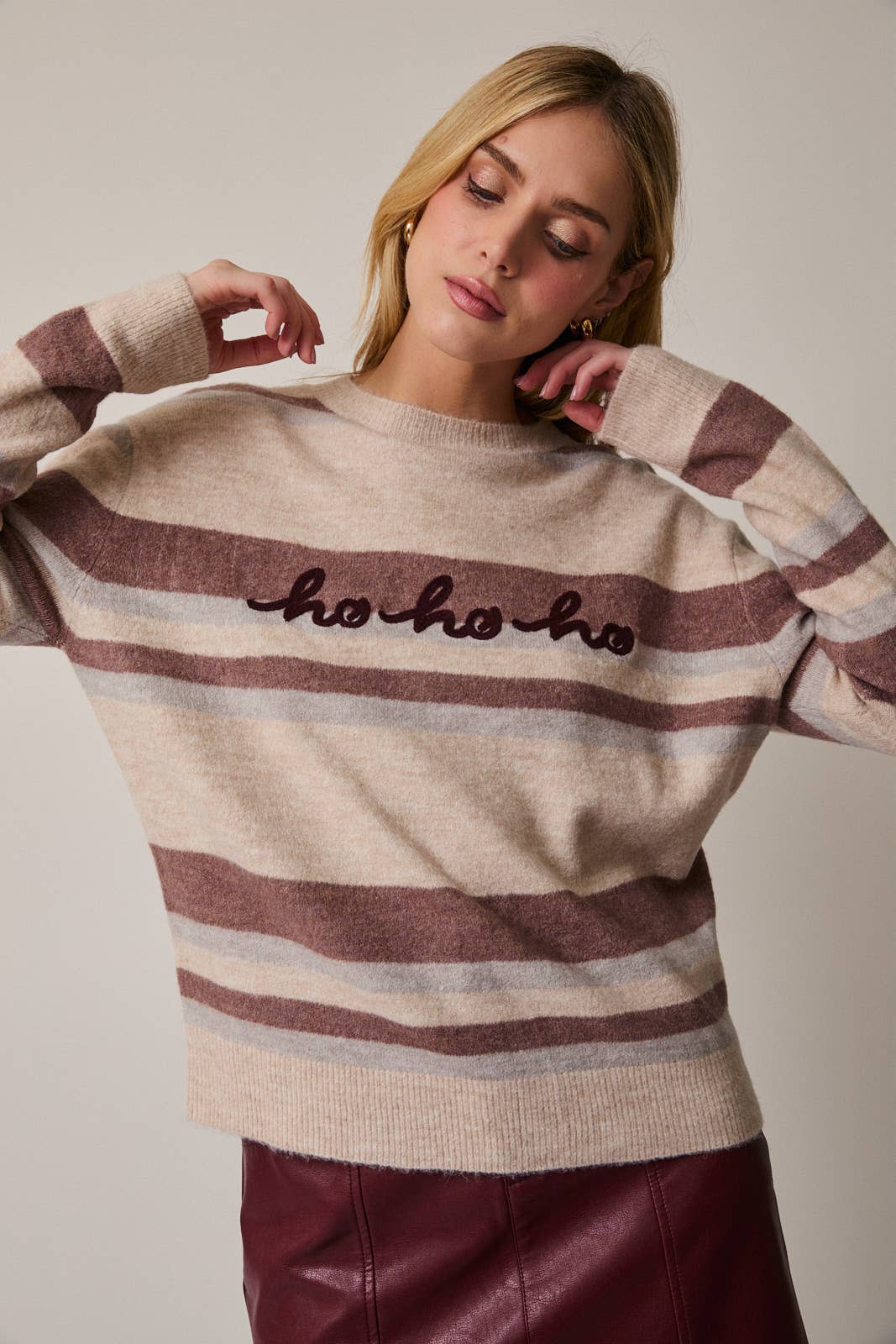 CREW NECK LONG SLEEVE "HOHOHO" STRIPE SWEATER: MAUVE-MULTI STRIPE / M