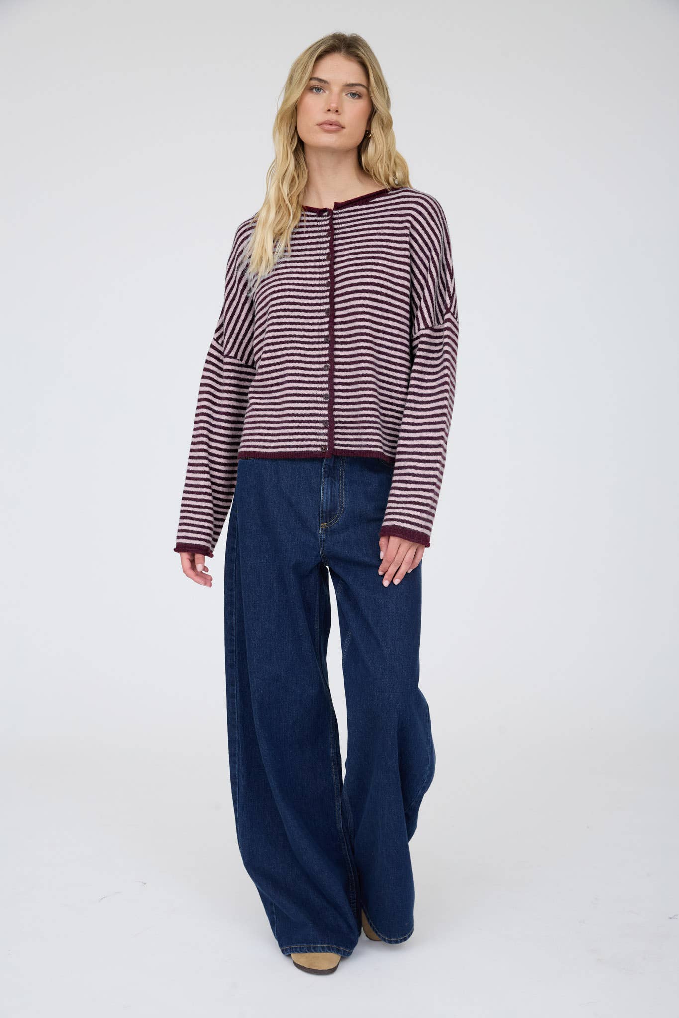 STRIPE RAW EDGE BUTTON DOWN LONG SLEEVE CARDIGAN : DARK BROWN
