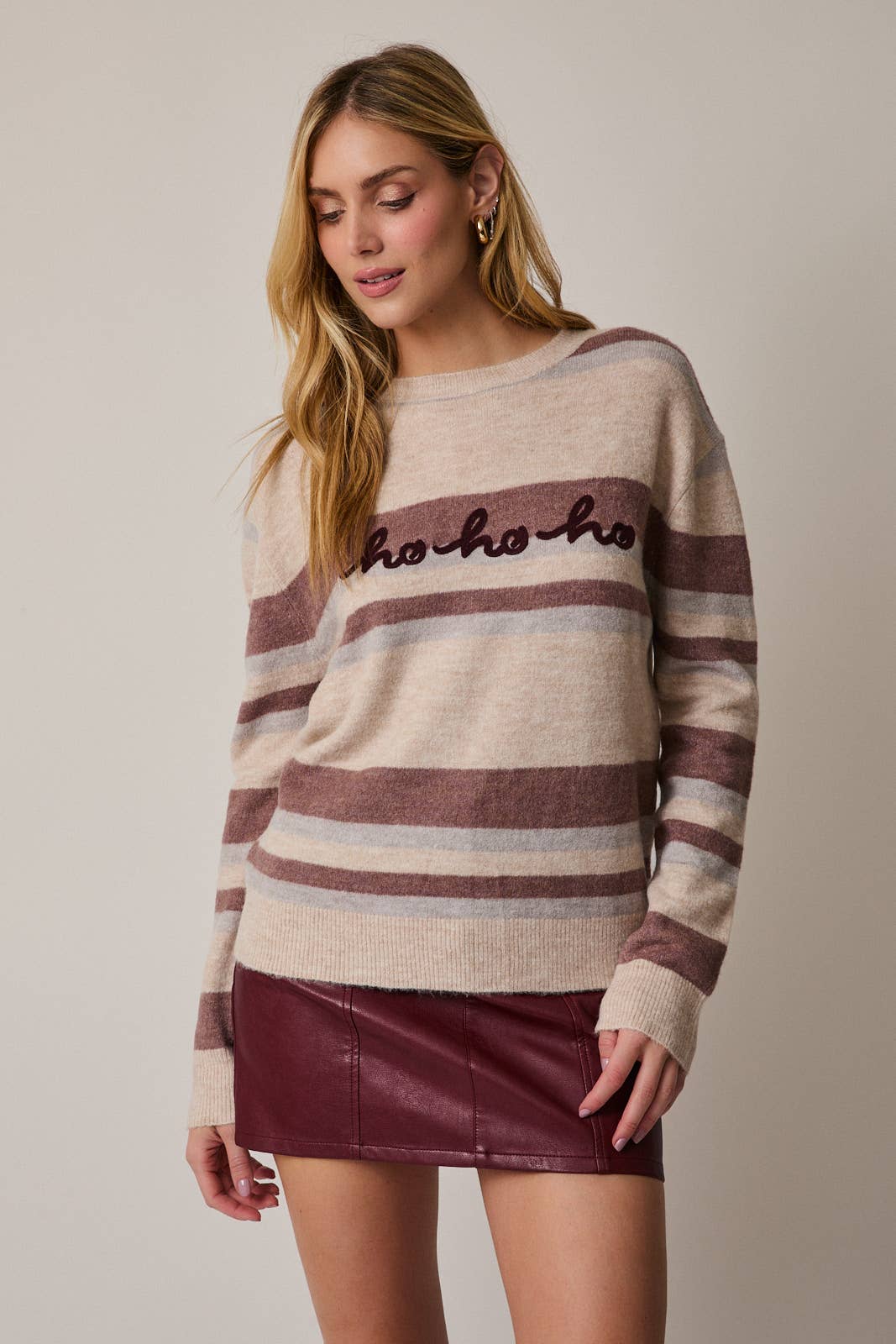 CREW NECK LONG SLEEVE "HOHOHO" STRIPE SWEATER: MAUVE-MULTI STRIPE / M