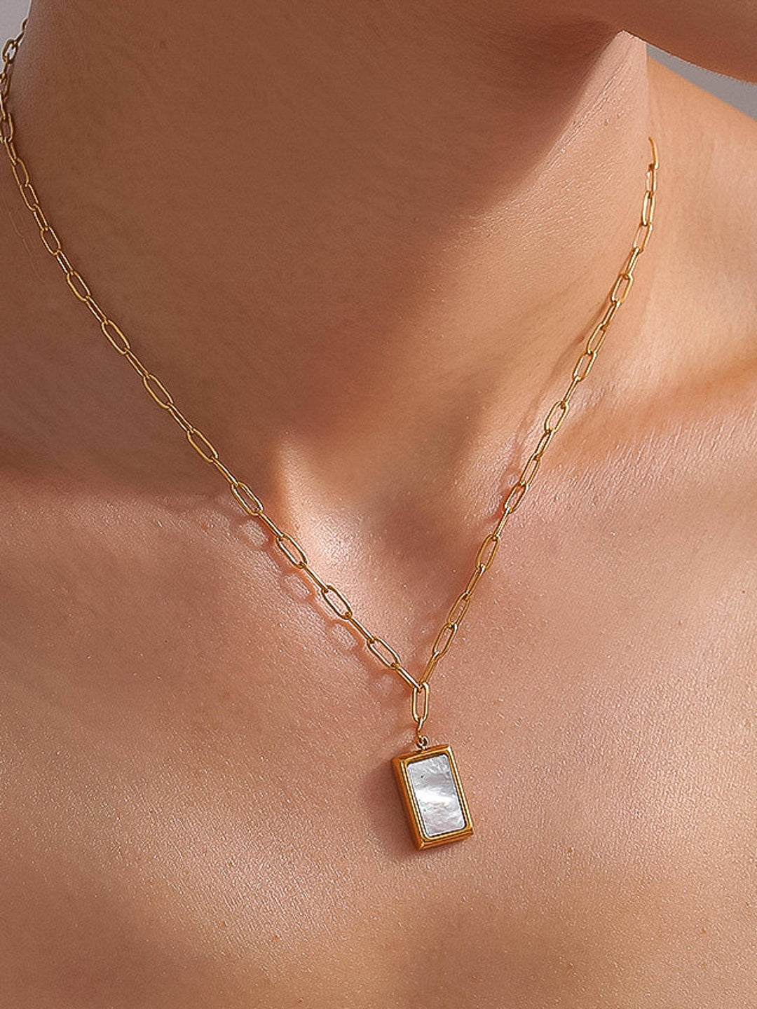 Versa 18K Gold Non-Tarnish Seashell Pendant Necklace