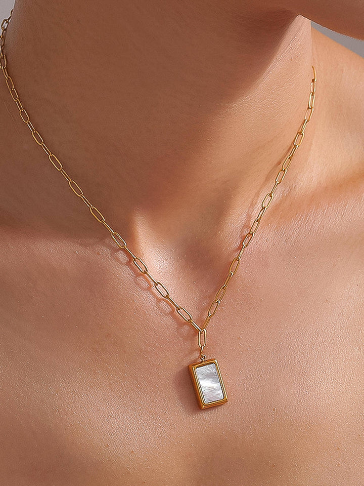 Versa 18K Gold Non-Tarnish Seashell Pendant Necklace