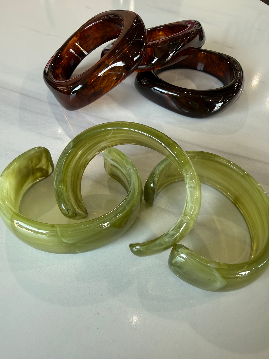 Irregular Single Acrylic Bracelet (2 Colors)