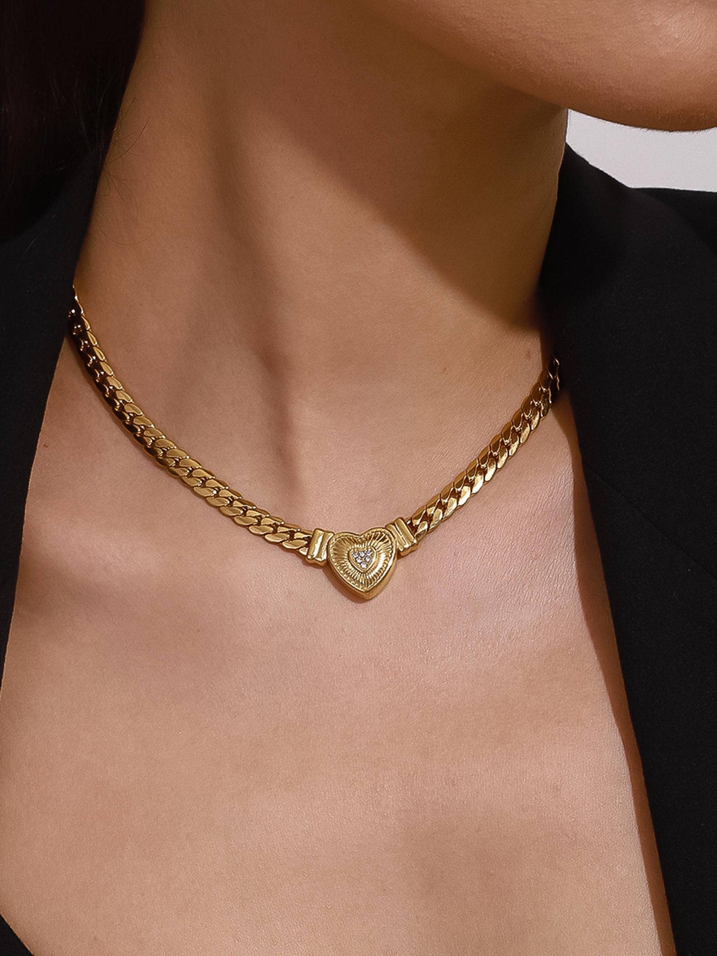 Arwen 18K Gold Non-Tarnish Heart Pendant Chain Necklace