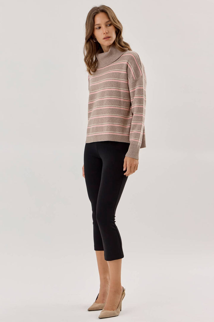 PREPPY STRIPED TURTLENECK BOXY SWEATER : MOCHA / SM