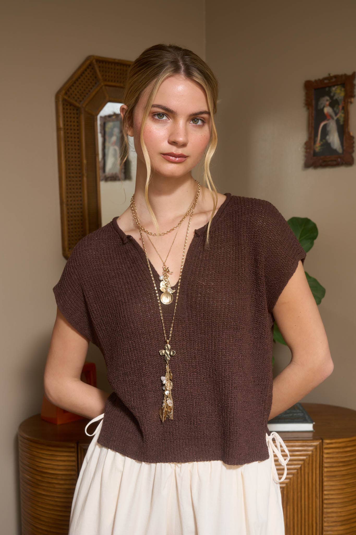 SPLIT NECK BATWING SLEEVELESS KNIT SWEATER: KIWI