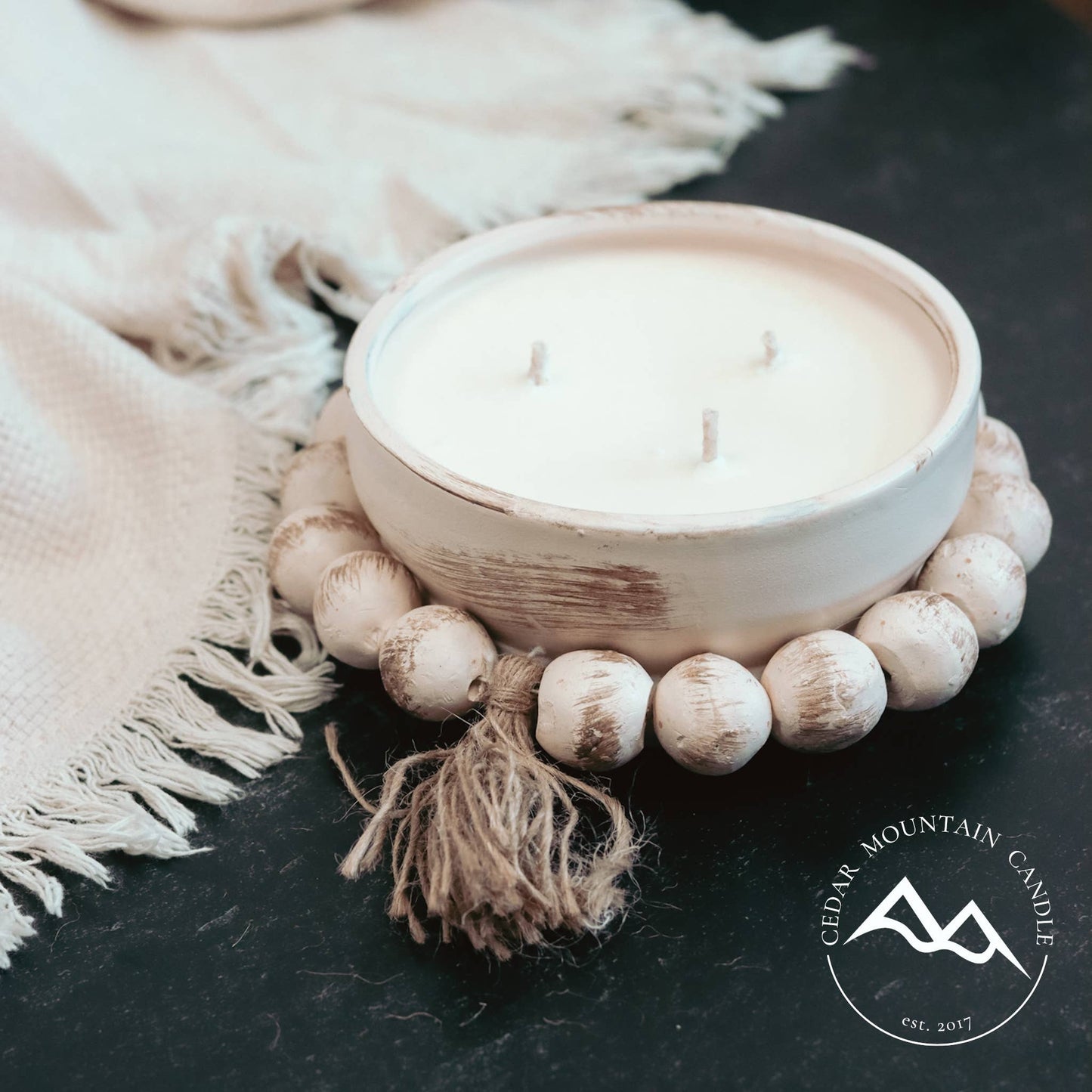 Round Beaded Tassel Pottery Soy Candle: Mahogany & Teakwood