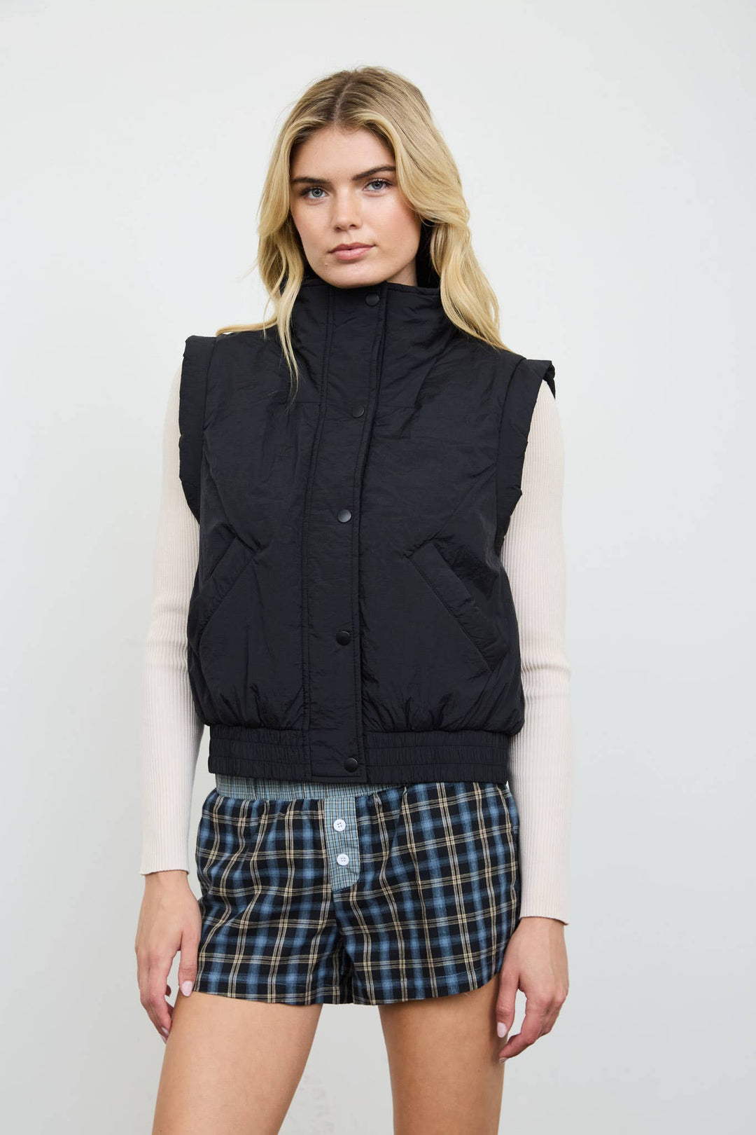 CROPPED MOCK NECK SNAP PUFFER VEST : OXBLOOD