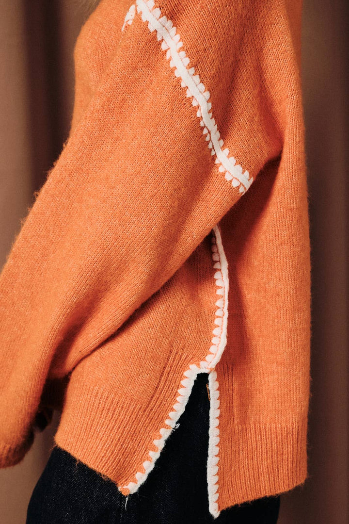 Contrast Blanket Stitch Long Sleeve Knit Sweater: GREEN-CREAM / S