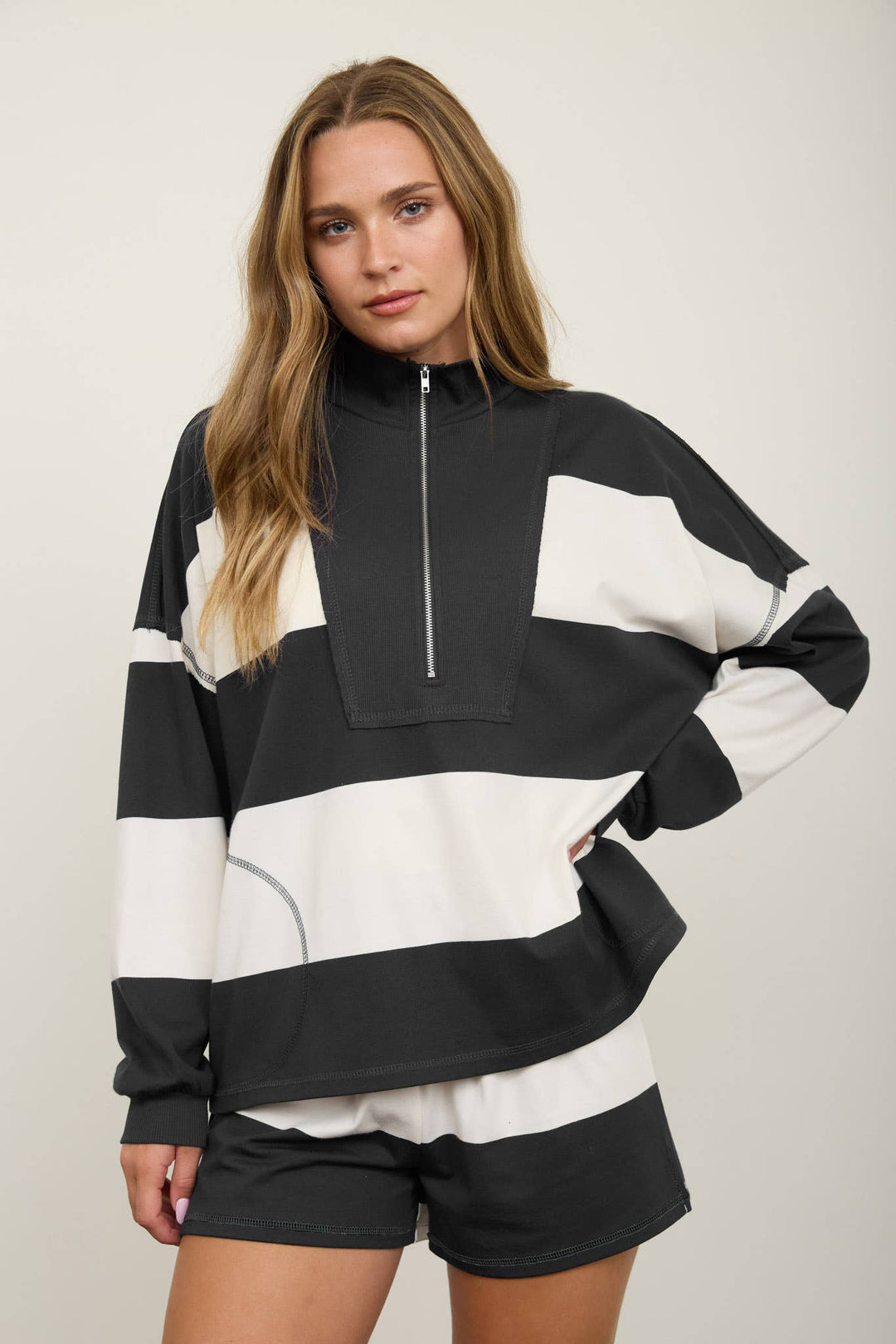 WIDE STRIPE HALF ZIP LONG SLEEVE KNIT TOP: HUNTER GREEN