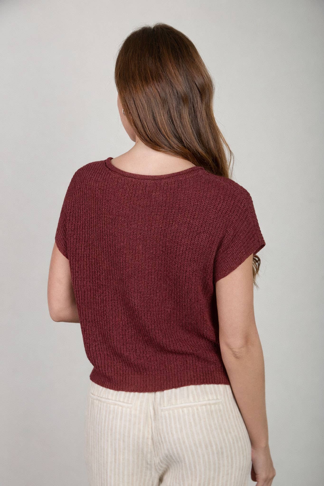 SPLIT NECK BATWING SLEEVELESS KNIT SWEATER: KIWI