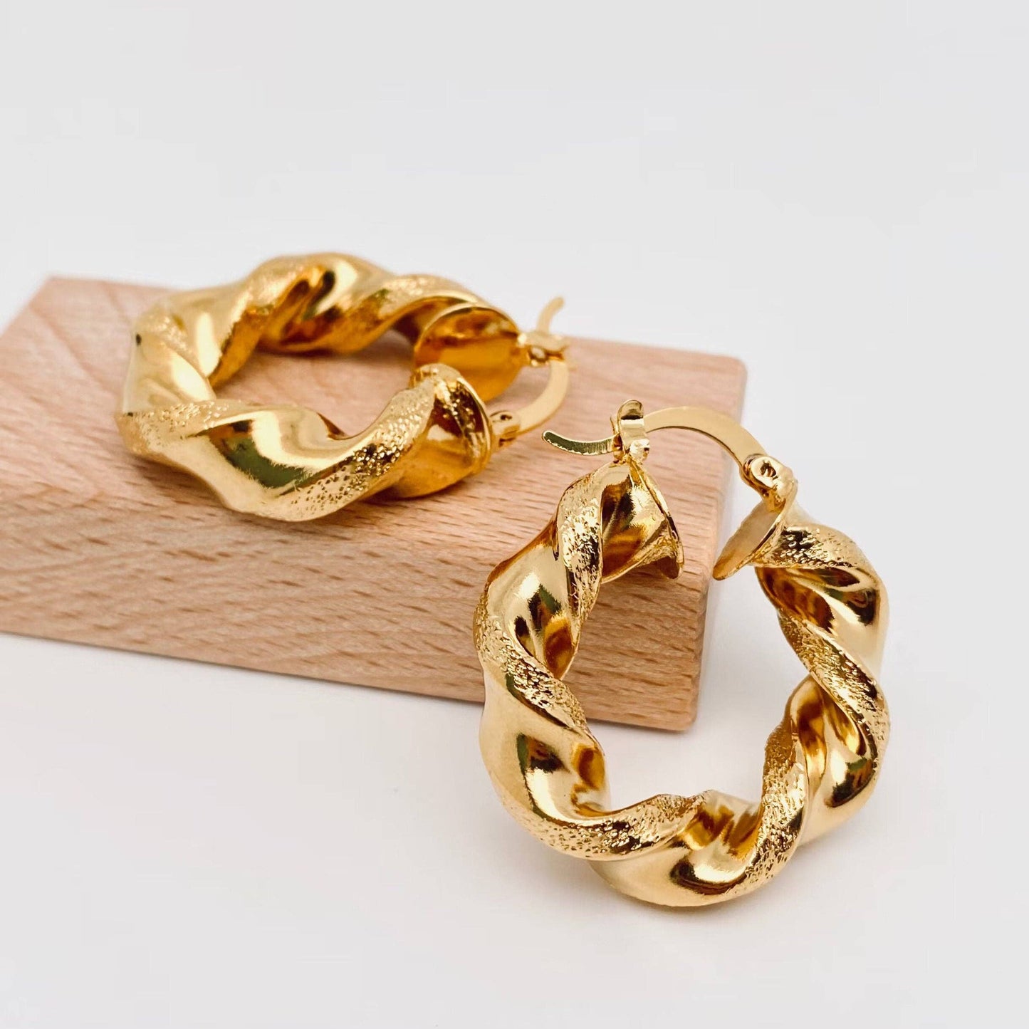 Twisted Shape Hoop Earrings