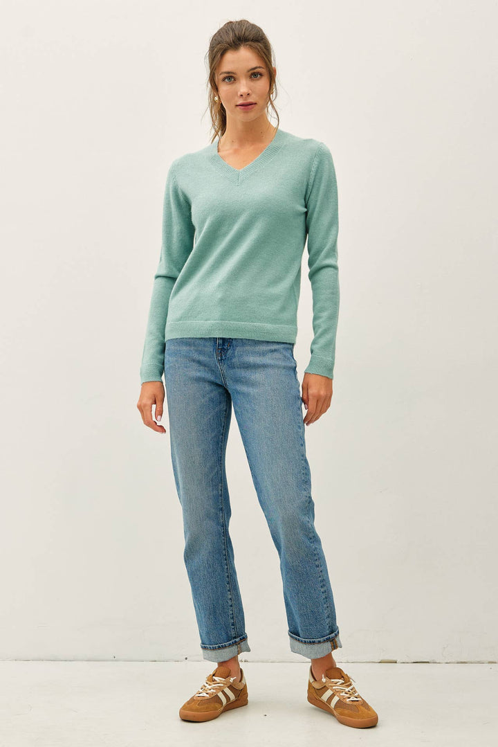 WOOL TOUCH CUFF POINTED V-NECK SWEATER: DUSTY BLUE / L