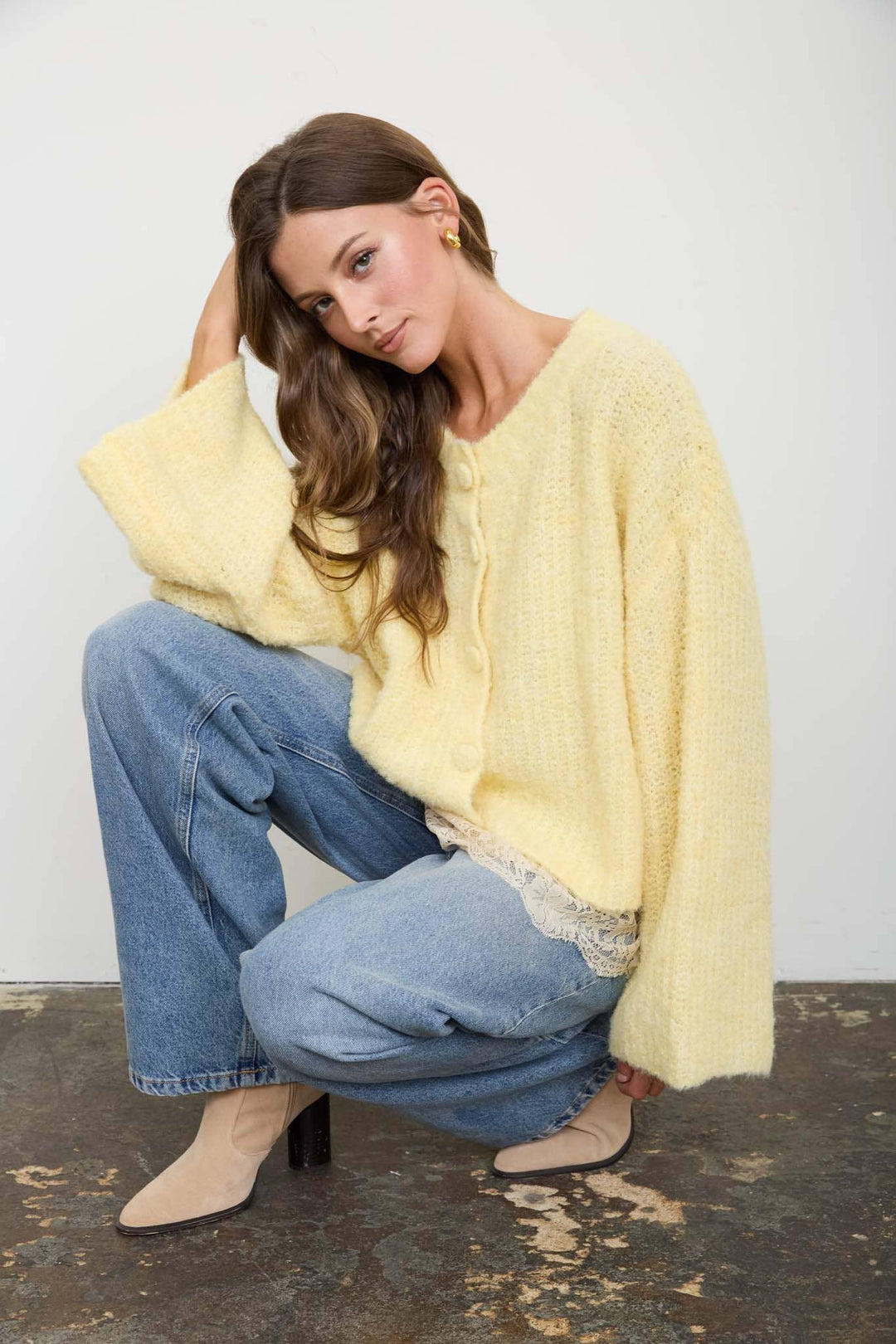 FUZZY KNIT BUTTON DOWN BOXY CARDIGAN SWEATER: CHOCOLATE BROWN