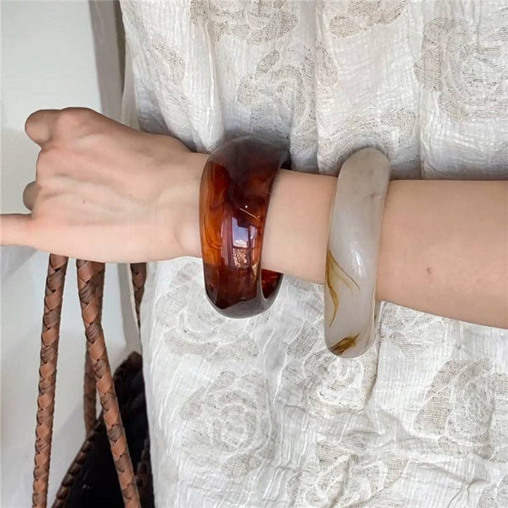 Irregular Single Acrylic Bracelet (2 Colors)