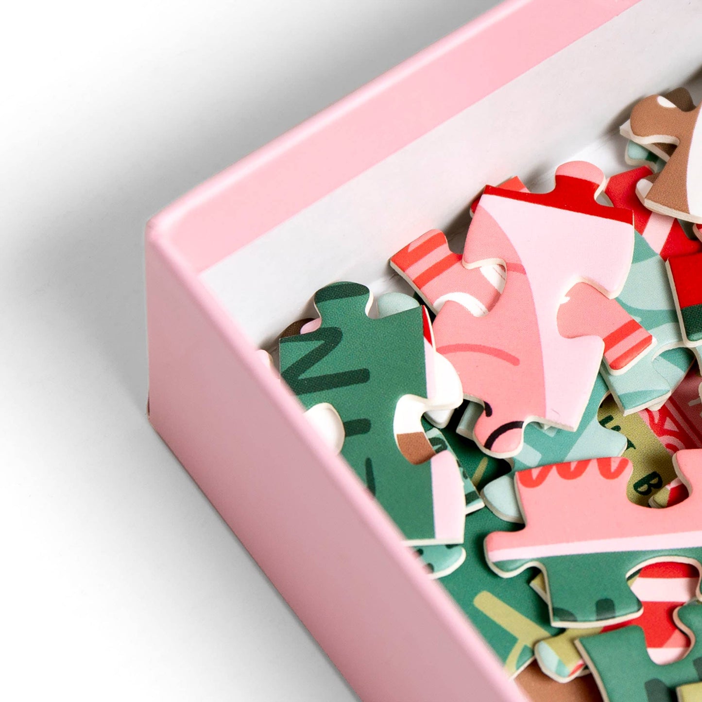 Holiday Bookshelf - 400 Piece Puzzle